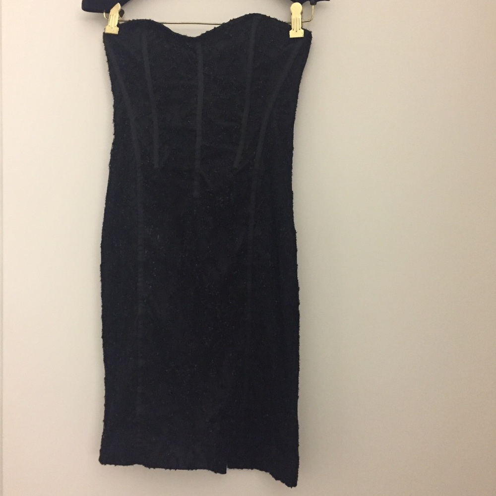 Beautiful Roxy strapless black dress.